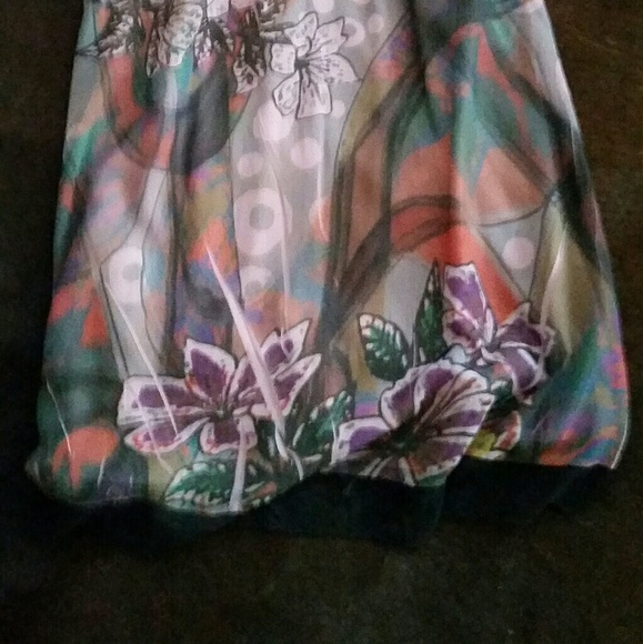 Blouse - Picture 2 of 3